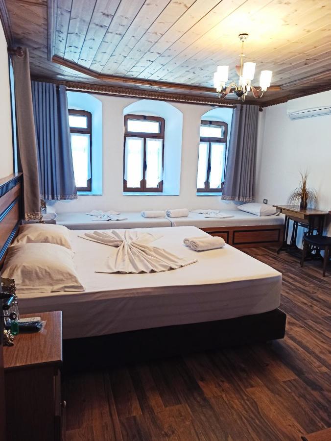 Boutique Hotel Praga Gjirokastër Exteriör bild