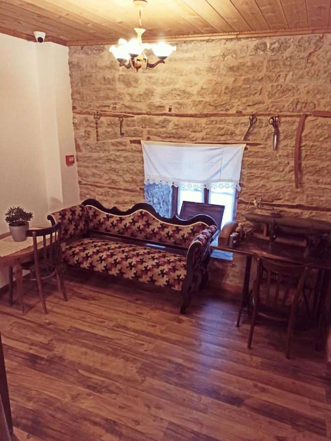 Boutique Hotel Praga Gjirokastër Exteriör bild