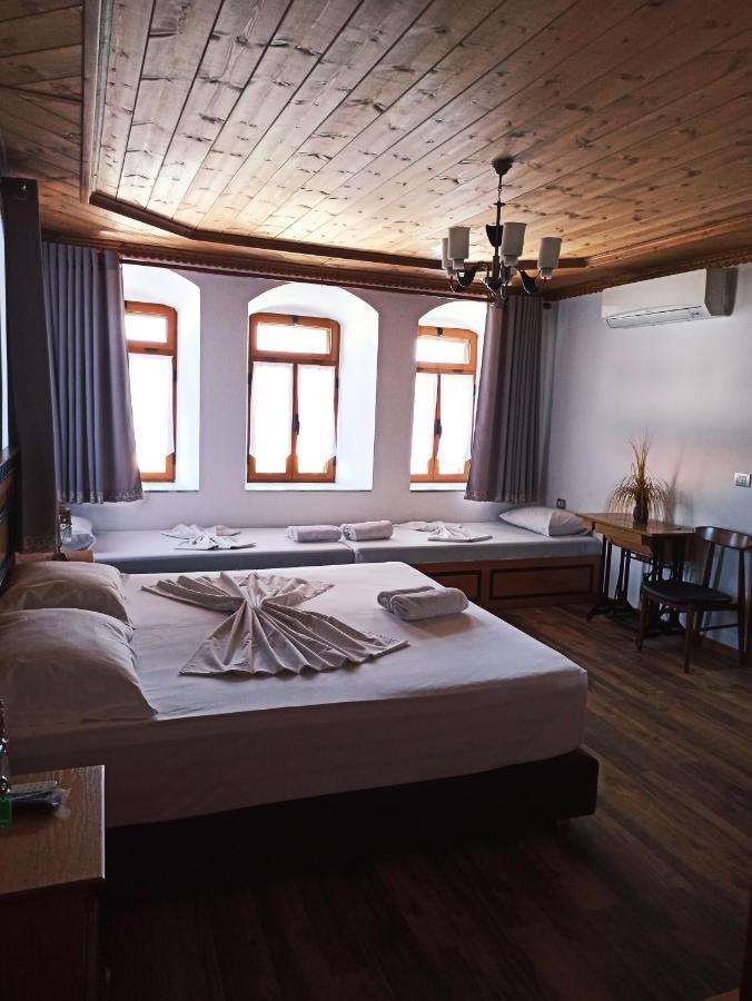 Boutique Hotel Praga Gjirokastër Exteriör bild