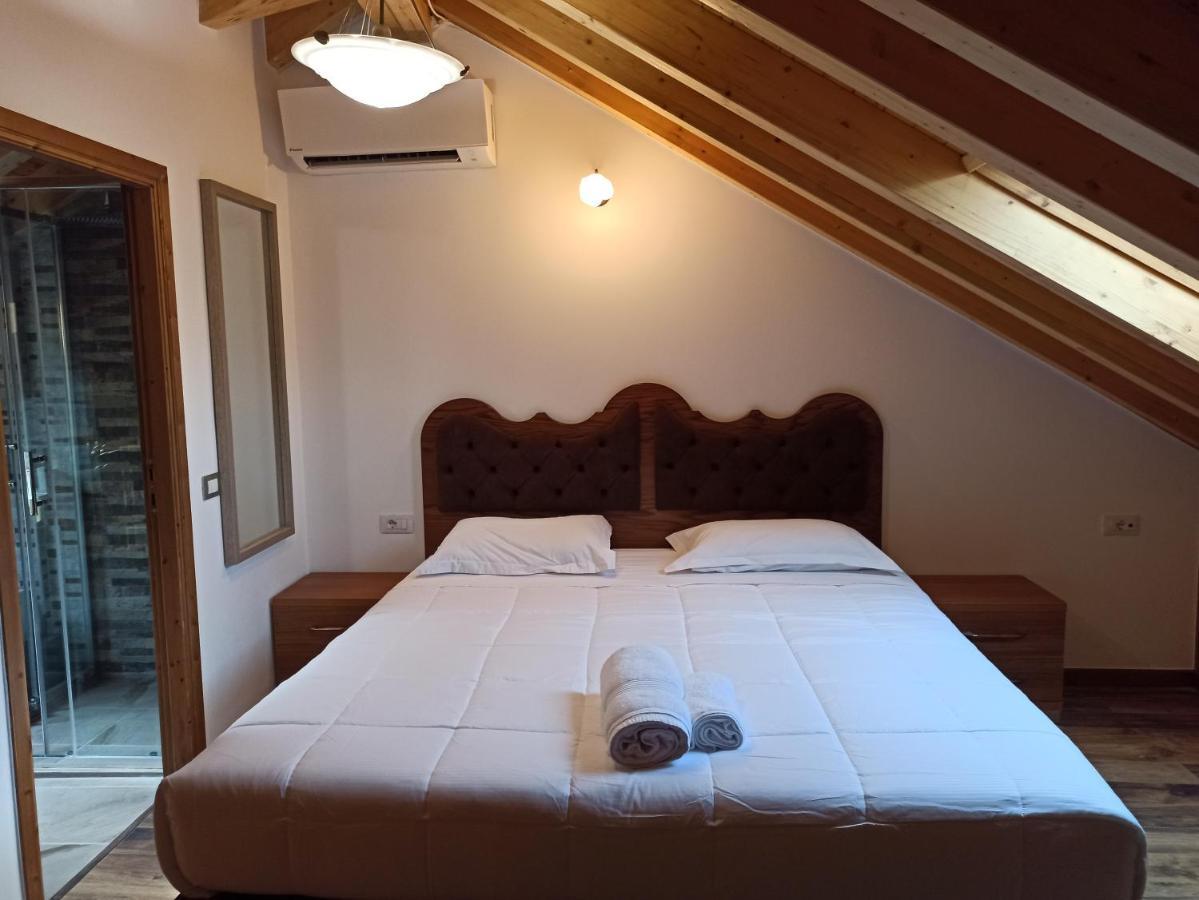 Boutique Hotel Praga Gjirokastër Exteriör bild