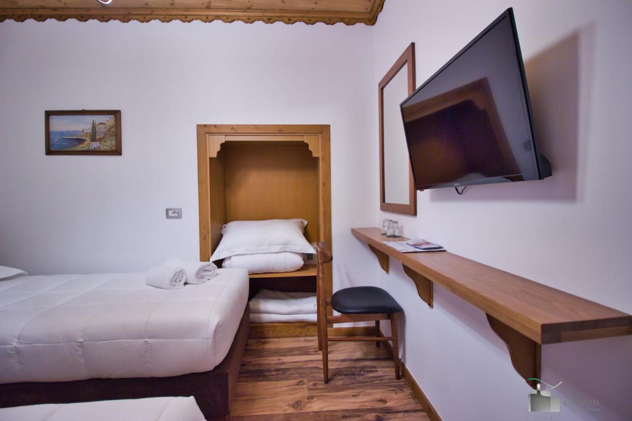 Boutique Hotel Praga Gjirokastër Exteriör bild