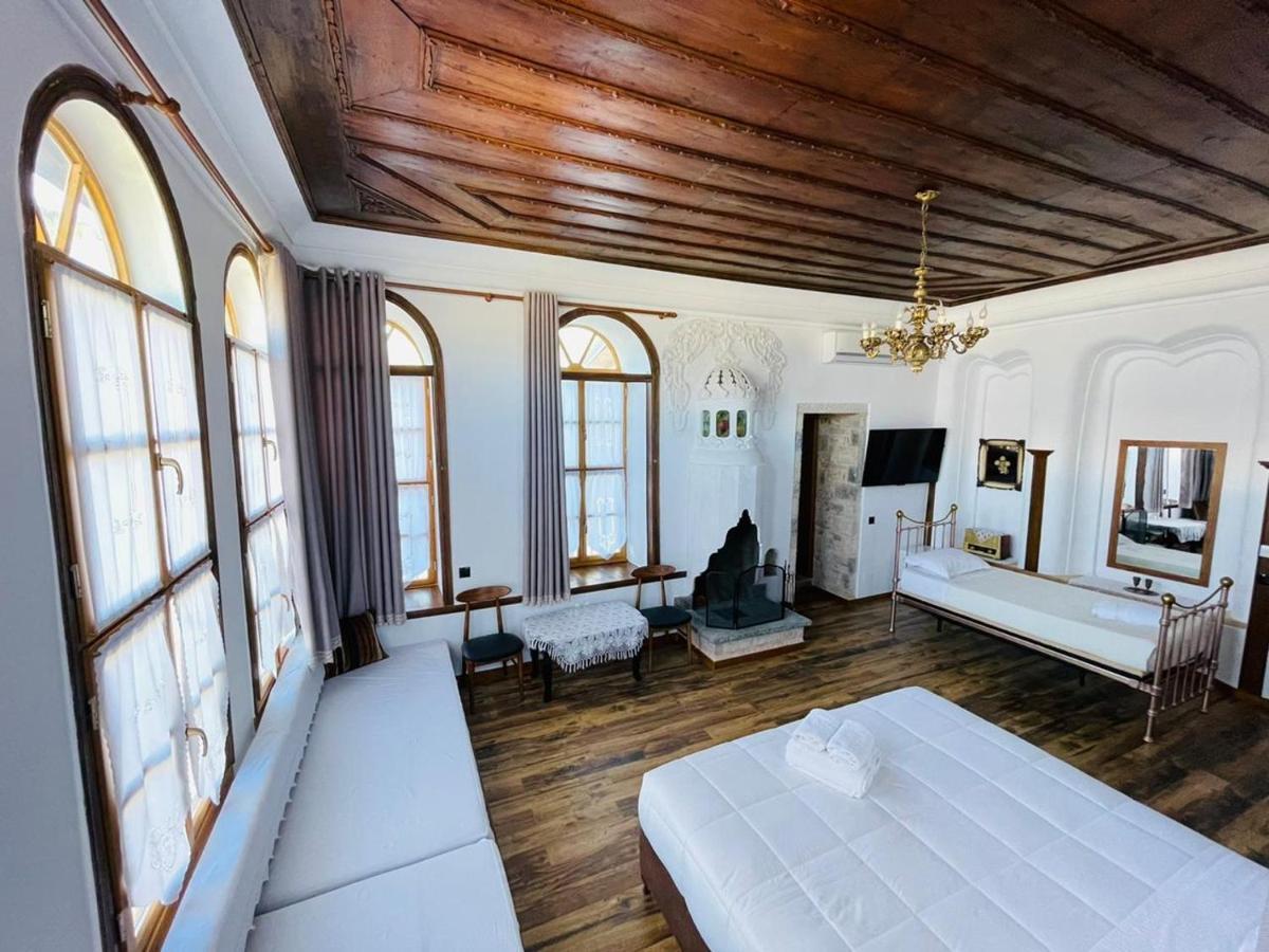 Boutique Hotel Praga Gjirokastër Exteriör bild