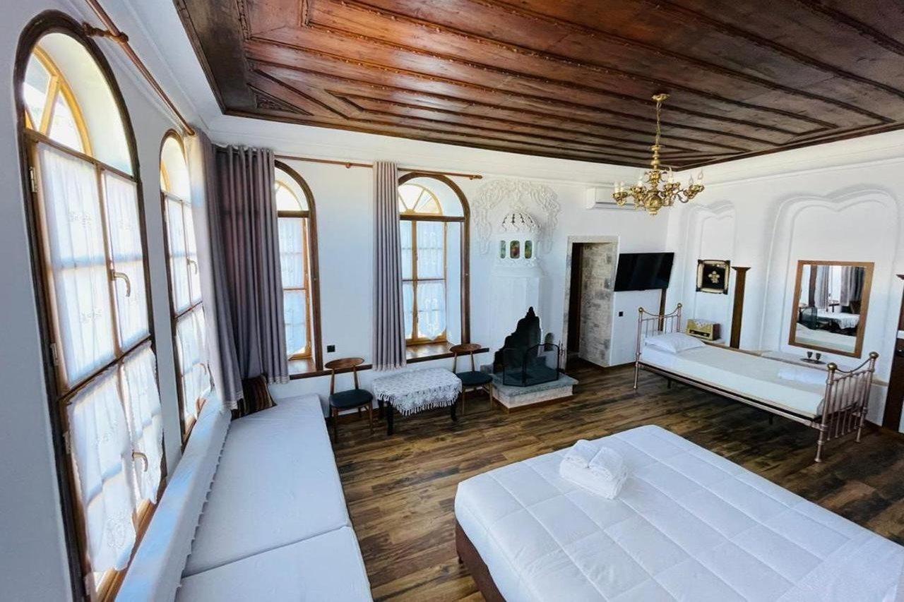 Boutique Hotel Praga Gjirokastër Exteriör bild