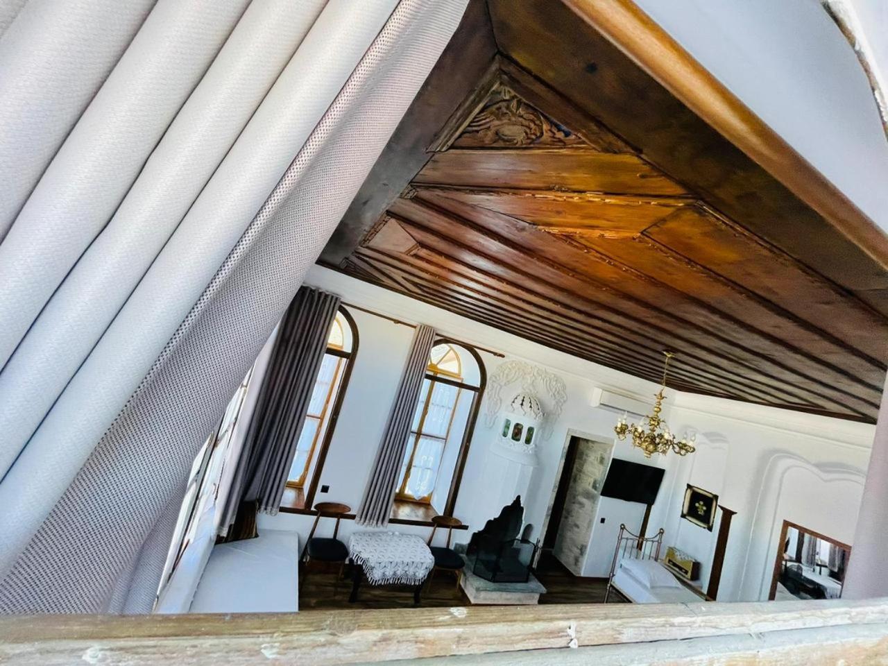 Boutique Hotel Praga Gjirokastër Rum bild