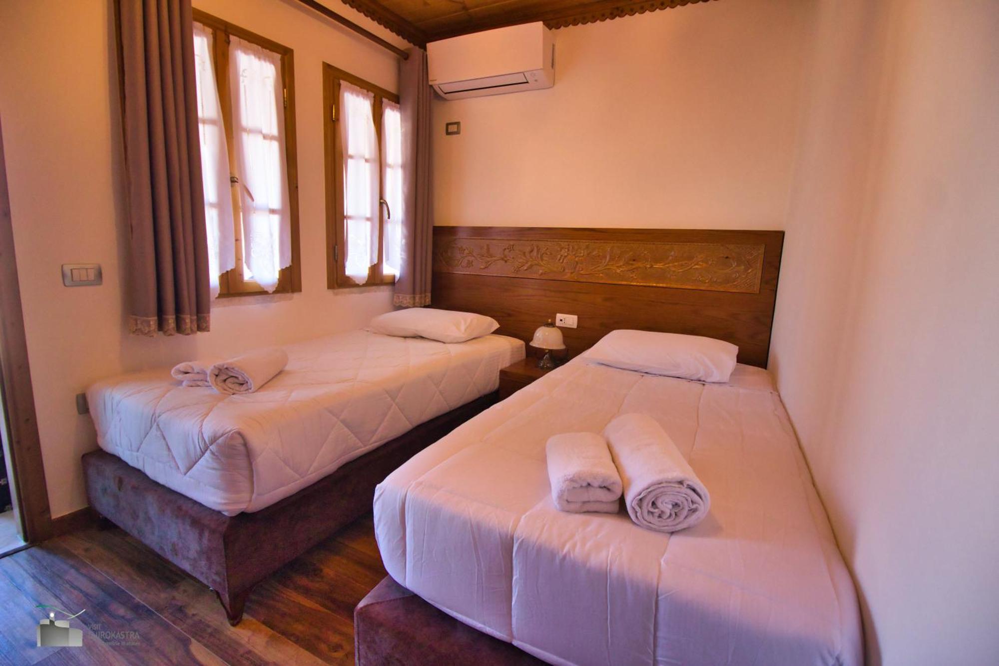 Boutique Hotel Praga Gjirokastër Rum bild